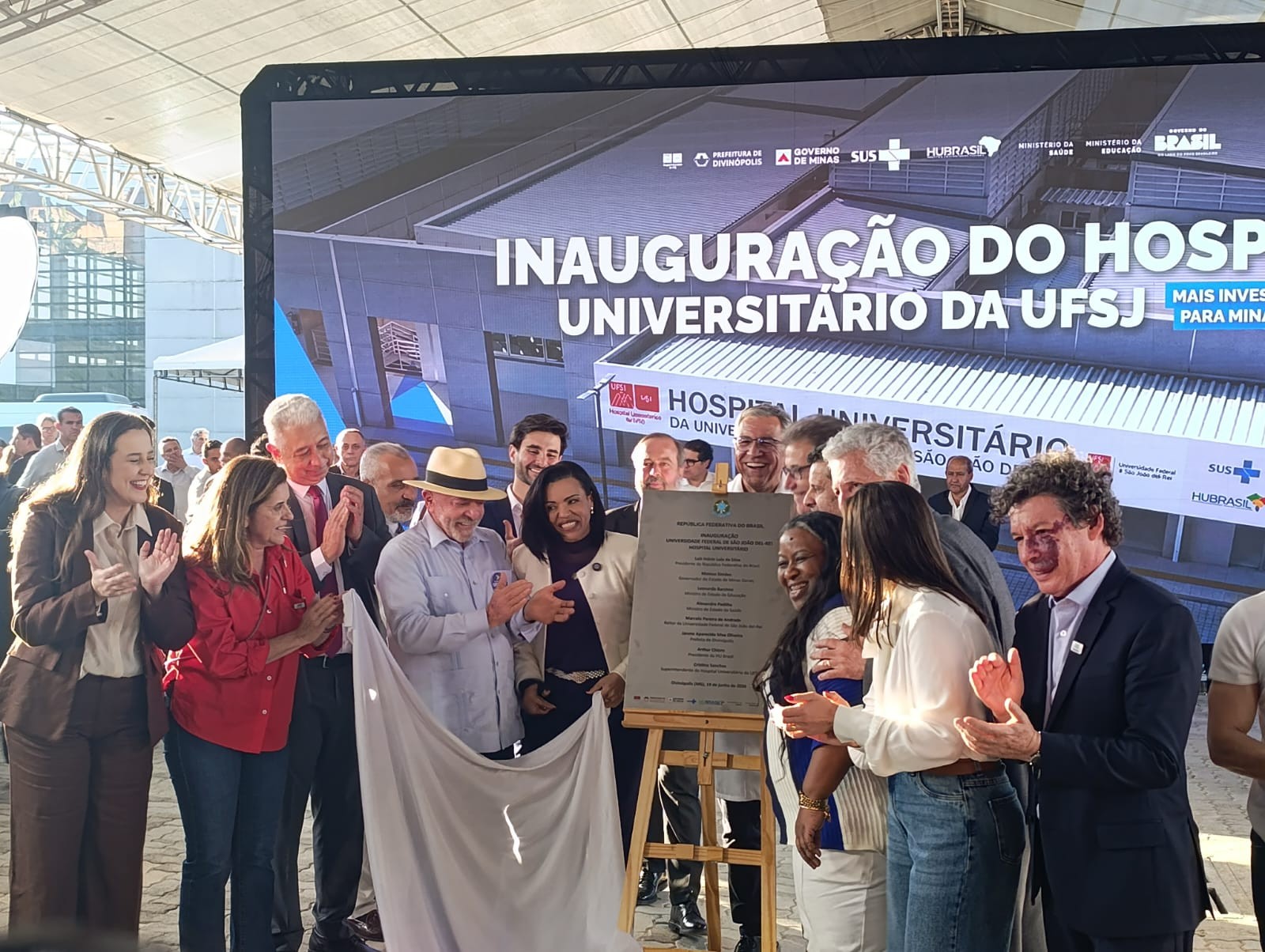 Lula inaugura Hospital Universitário da UFSJ em Divinópolis e anuncia duplicação da BR-494