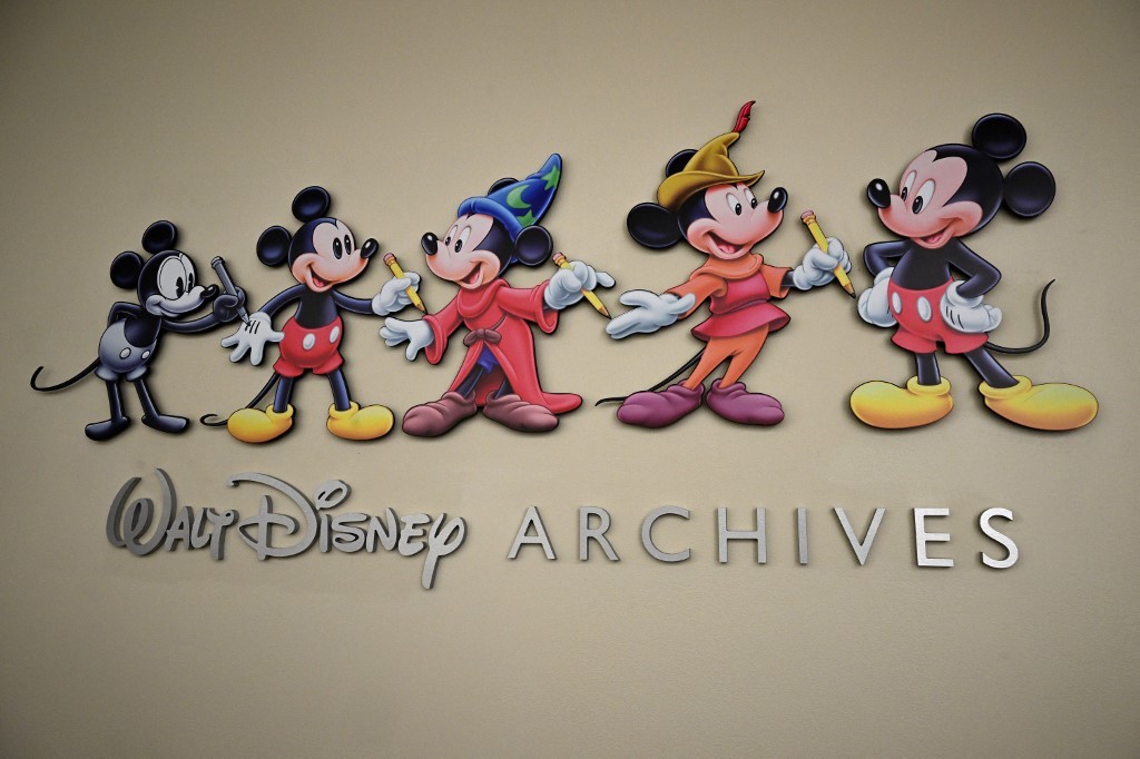 Entenda por que a Disney perdeu os direitos do Mickey Mouse e quais personagens podem entrar para domínio público