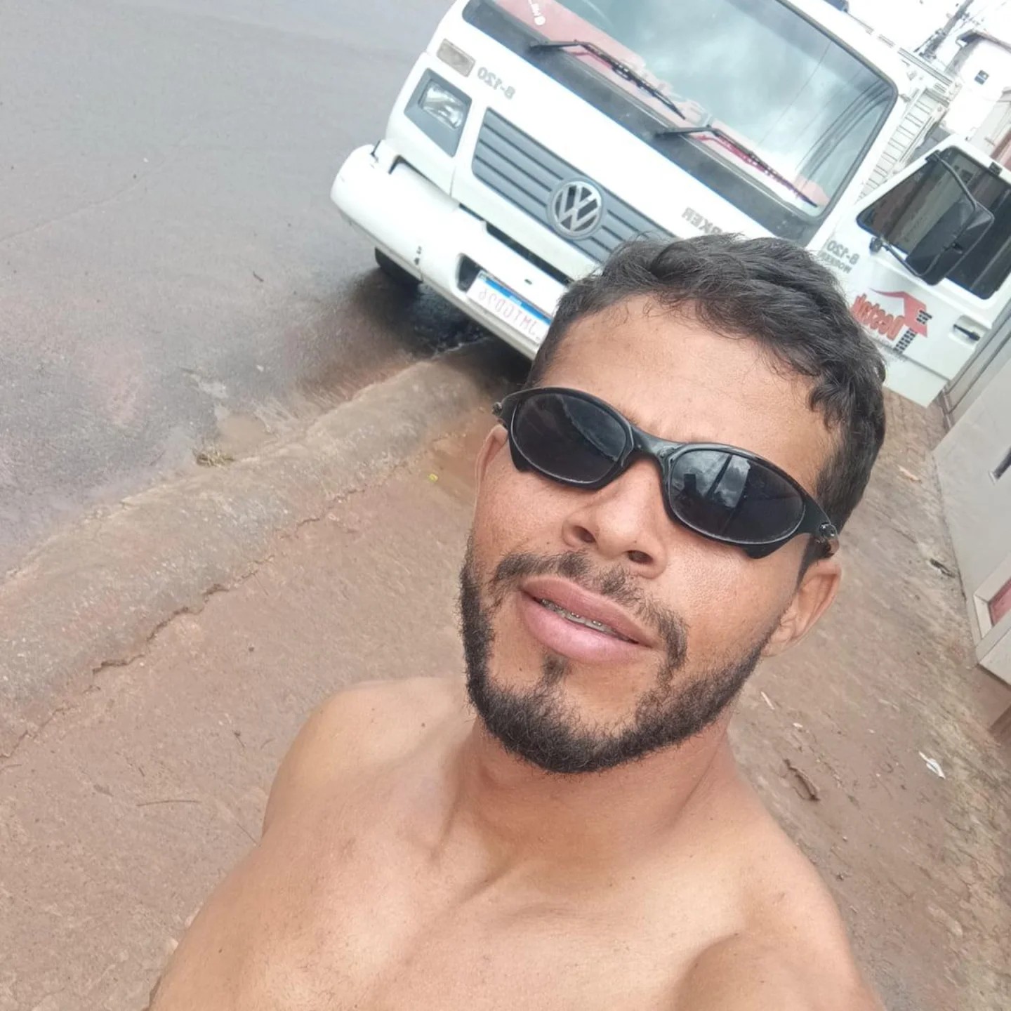 Família realiza exame de DNA para confirmar identidade de homem morto em batida entre caminhões em Petrolina
