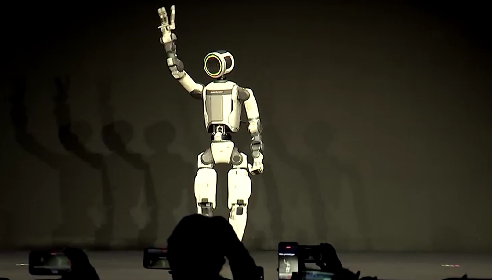 Hyundai planeja implantar robôs humanoides em fábrica dos EUA em 2028