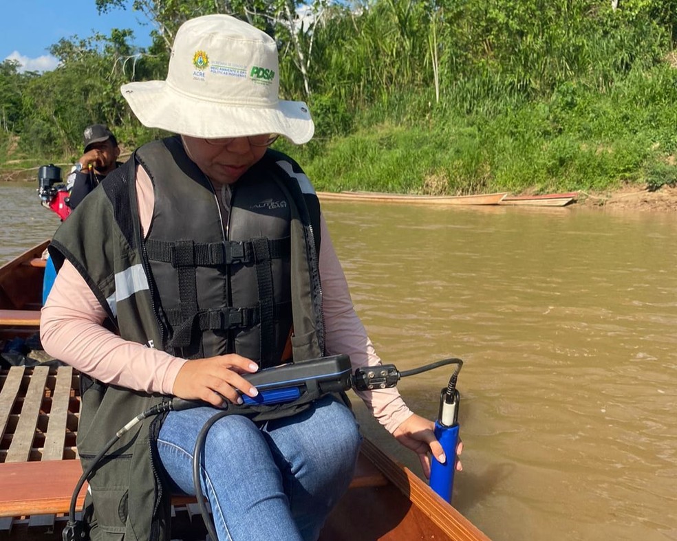 Estudo utilizou amostras de água do Rio Amônia e não detectou metais pesados — Foto: Arquivo/Sema