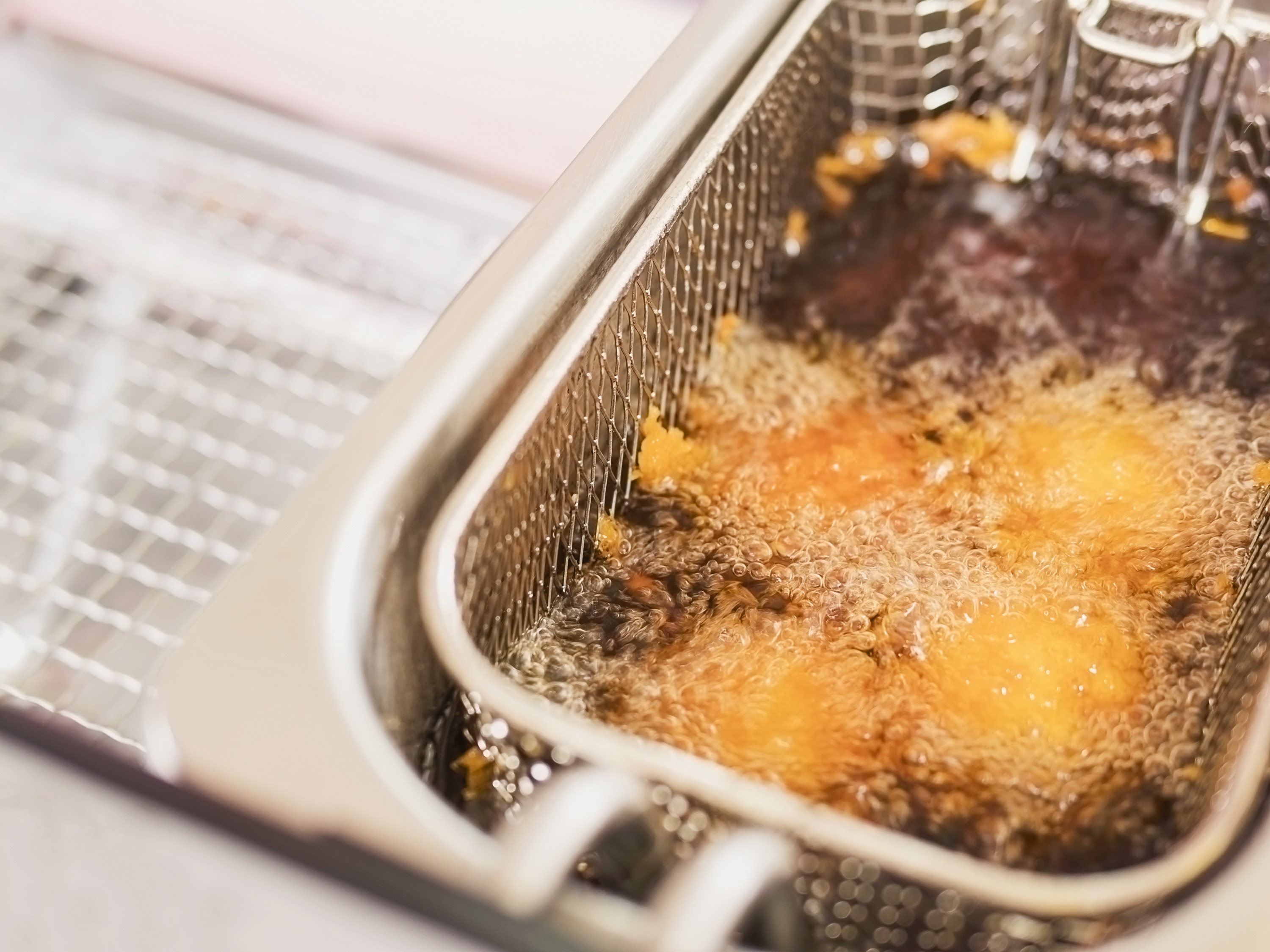 Estudo liga óleos vegetais de cozinha a câncer de mama agressivo, mas não há motivo para pânico