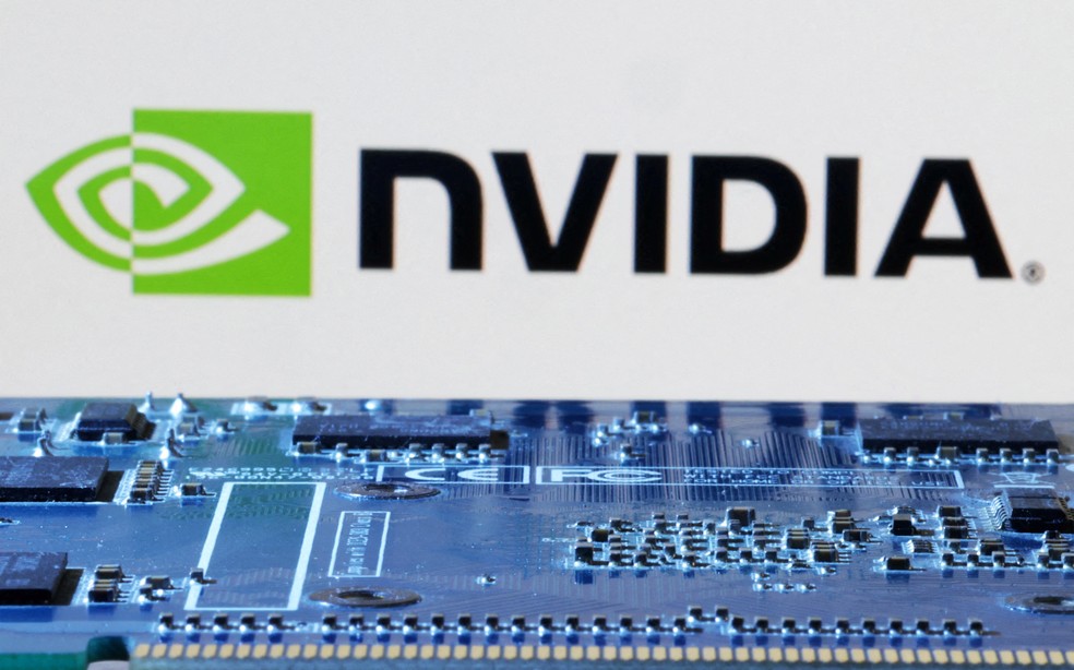 Escritores processam Nvidia por violar direitos autorais de obras para treinar inteligência artificial — Foto: Dado Ruvic/Illustration/Reuters
