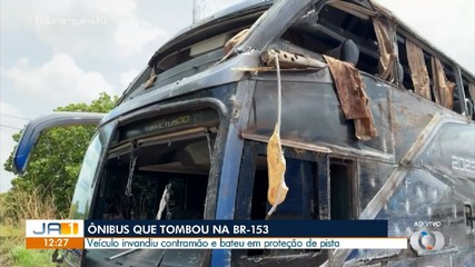 PRF suspeita que ônibus invadiu a contramão e bateu em proteção de pista antes de tombar