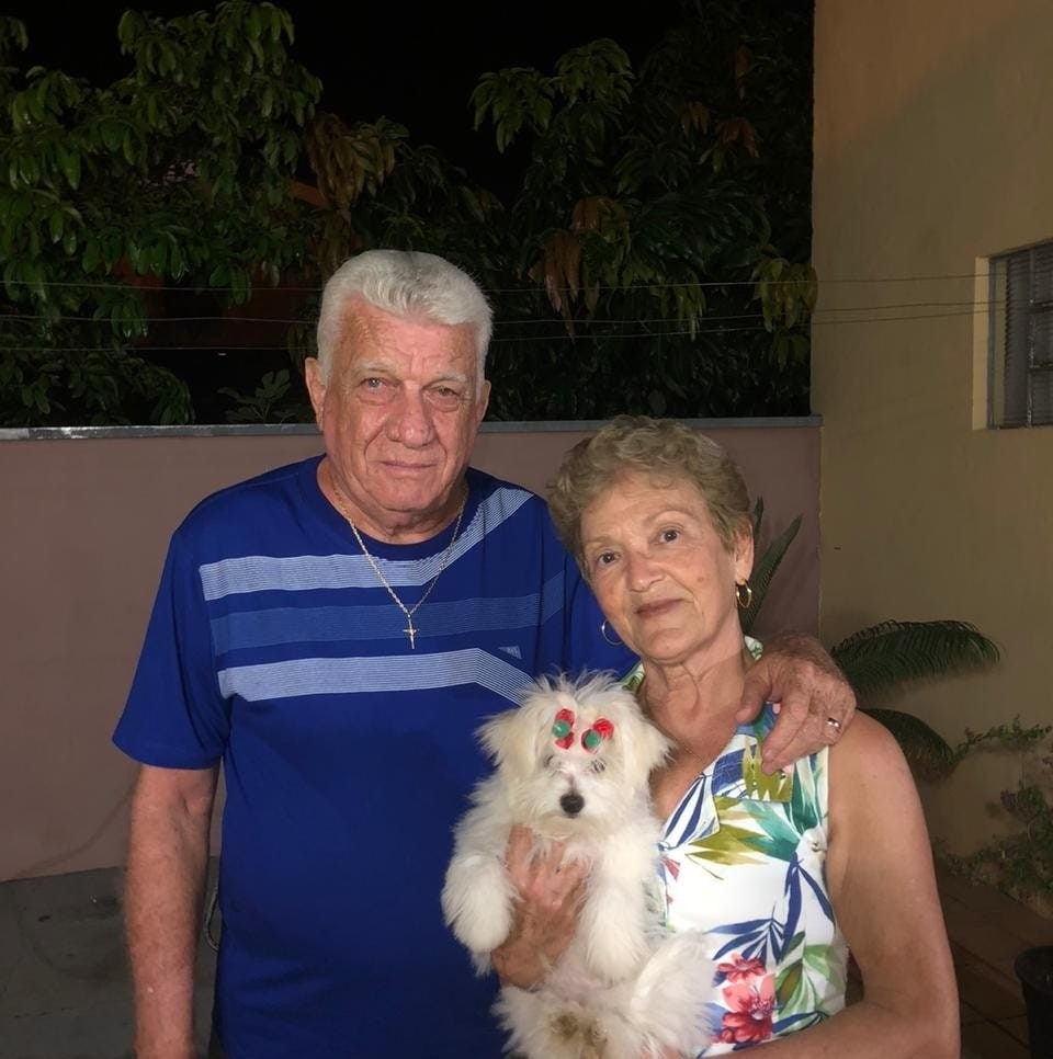 Homem que confessou matar esposa após 52 anos de casamento aguarda júri em liberdade há dois anos