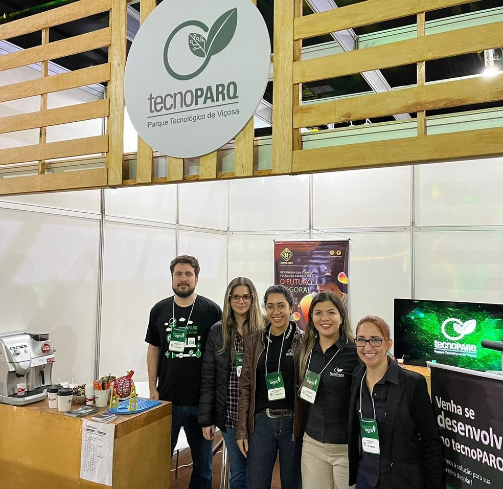 Colaboradores do Parque Tecnológico de Viçosa — Foto: Luís Fellipe Borges/g1