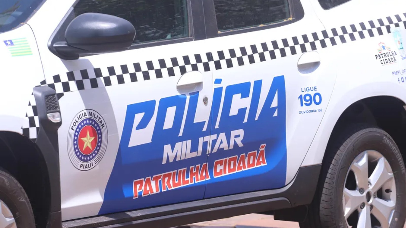 Mulher é esfaqueada na Zona Sul de Teresina; suspeito é procurado pela Polícia Militar