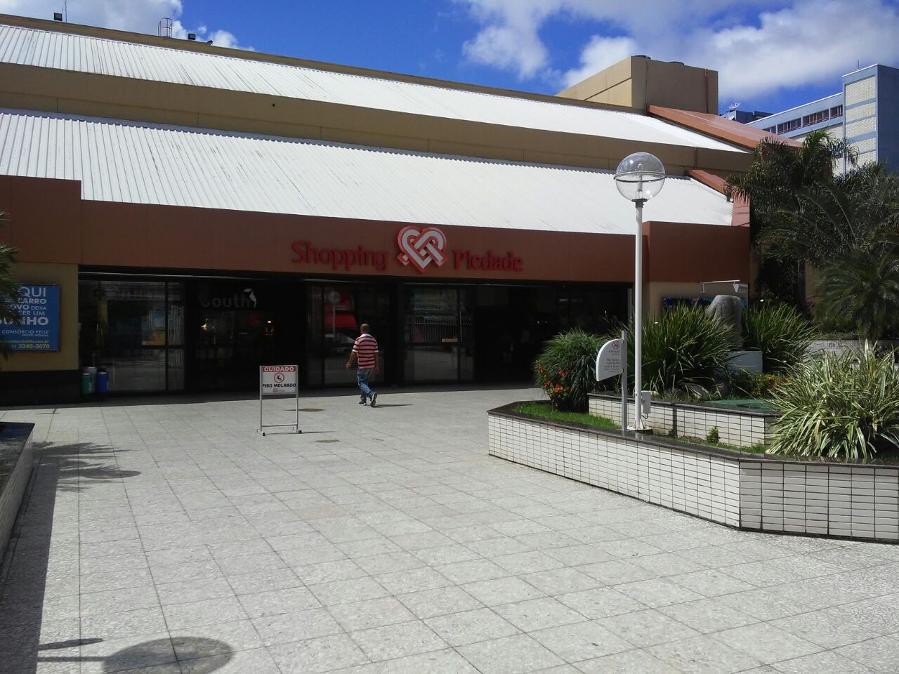 Shopping lança tarifa especial de estacionamento para show de Maroon 5 em Salvador