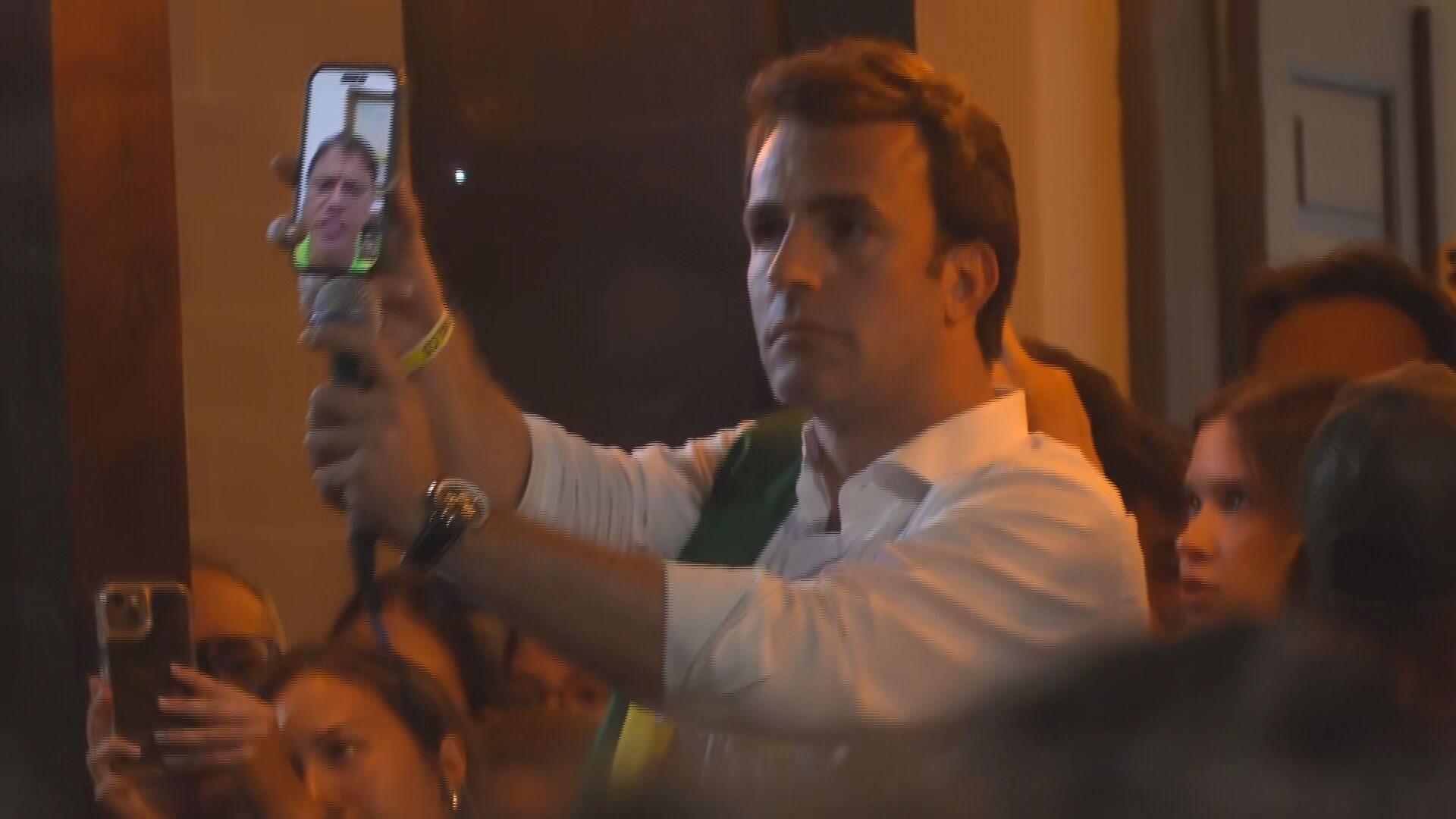 Tarcísio participa por chamada de vídeo de ato de estudantes em apoio a Flávio Bolsonaro em SP