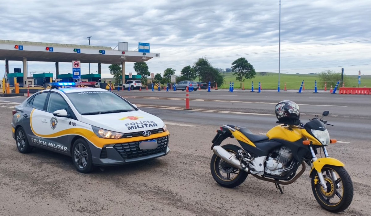 Motociclista com 79 passagens sem pagar pedágio é interceptado e multado no interior de SP