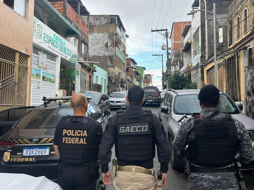 Suspeita de tráfico internacional é presa pela Polícia Federal em Salvador — Foto: Divulgação