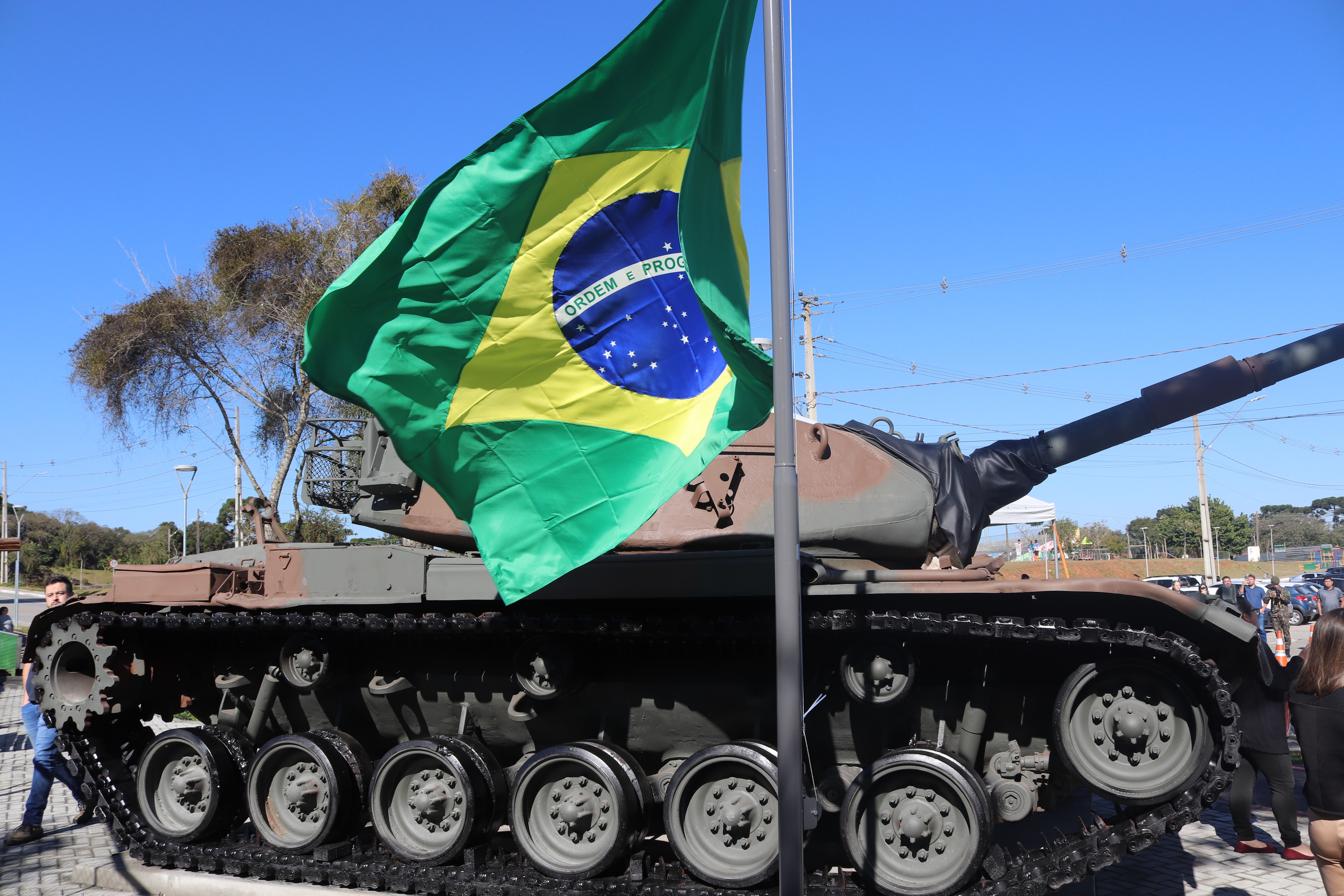 Praça em homenagem à Força Expedicionária Brasileira é inaugurada