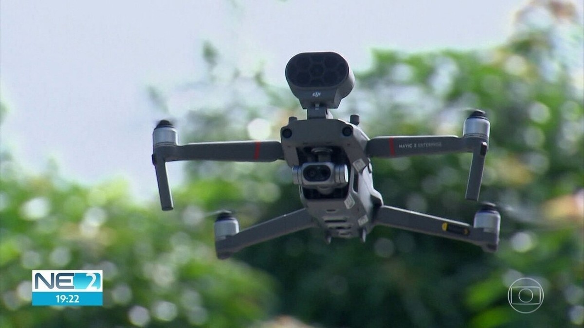 Riviera Francesa usa drone para alertar sobre coronavírus