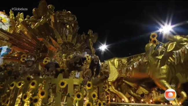 Milton Nascimento é aplaudido pelo público