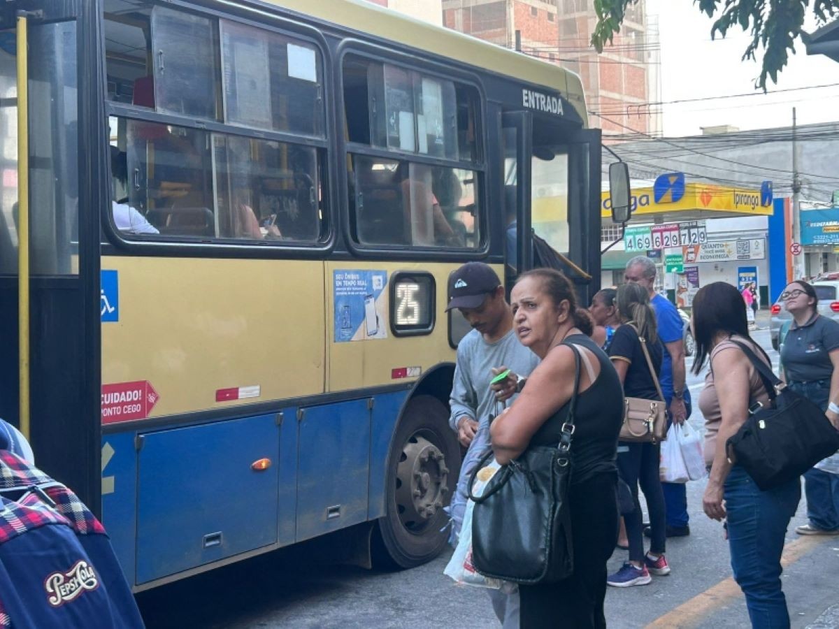 Passagem de ônibus sobe até 44% e vai a R$ 6 em meio à greve em Divinópolis