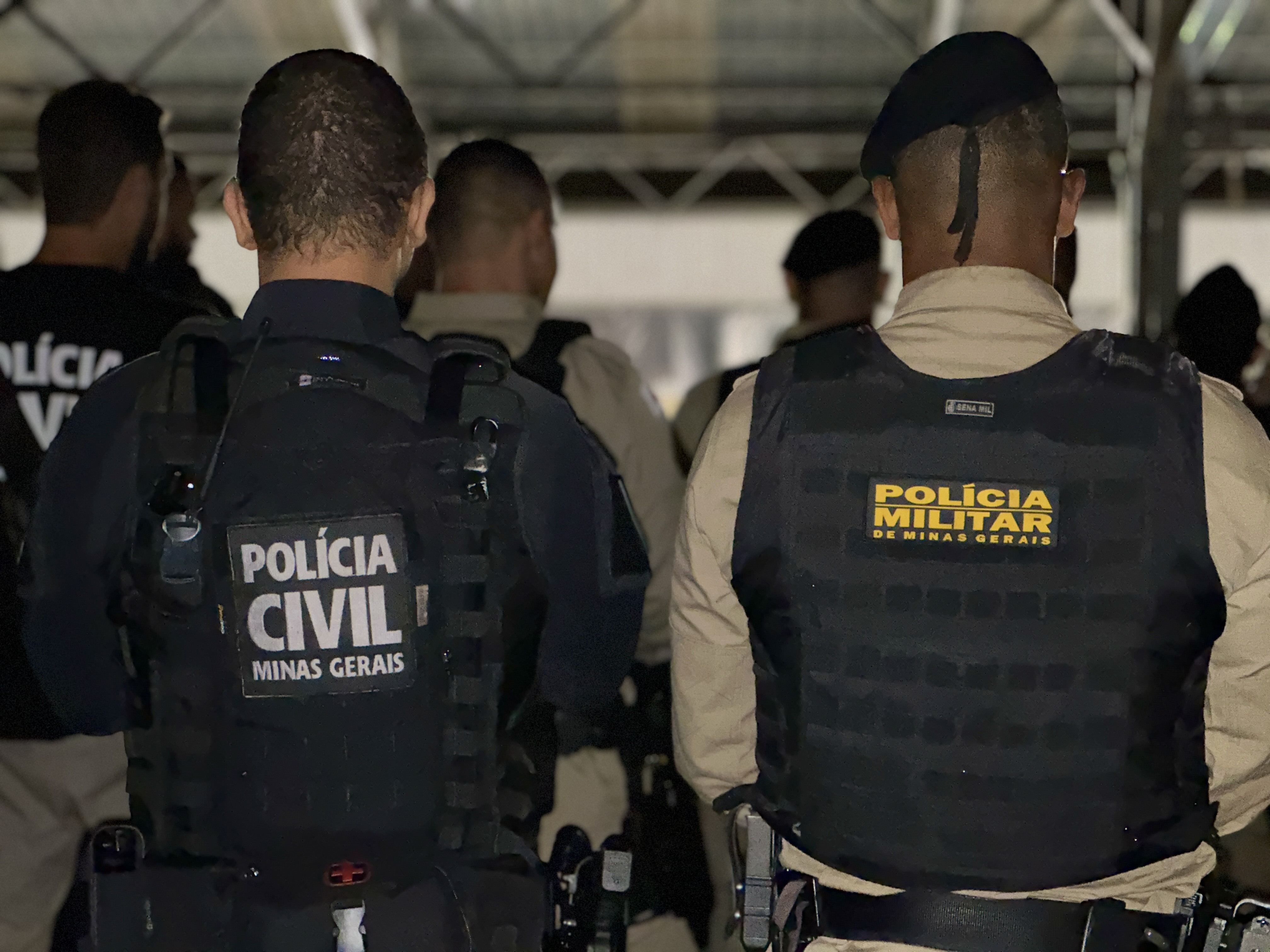 Mulher é presa em Simonésia suspeita de torturar vítima por ciúmes do marido