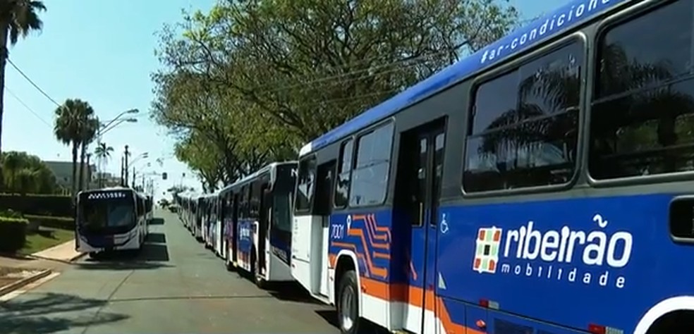 Prefeitura de Ribeirão Preto vai reduzir 14% da frota de ônibus a