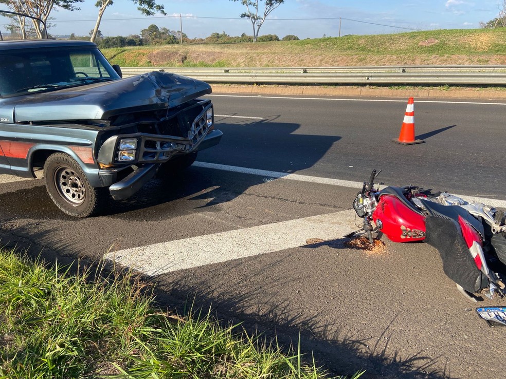 G1 - Motociclista morre em colisão com caminhonete em estrada vicinal -  notícias em Presidente Prudente e Região