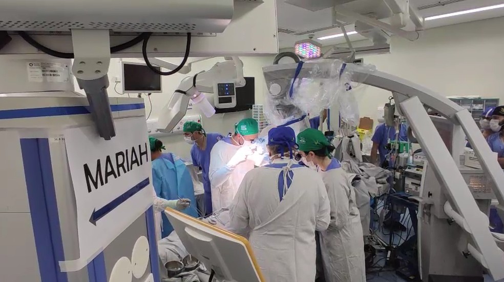 Imagem da cirurgia que separou totalmente gêmeas unidas pela cabeça, em Ribeirão Preto — Foto: Hospital das Clínicas de Ribeirão Preto