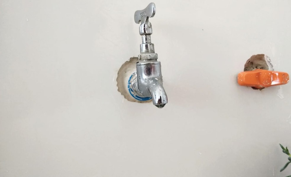 Torneira sem água RN — Foto: Igor Jácome