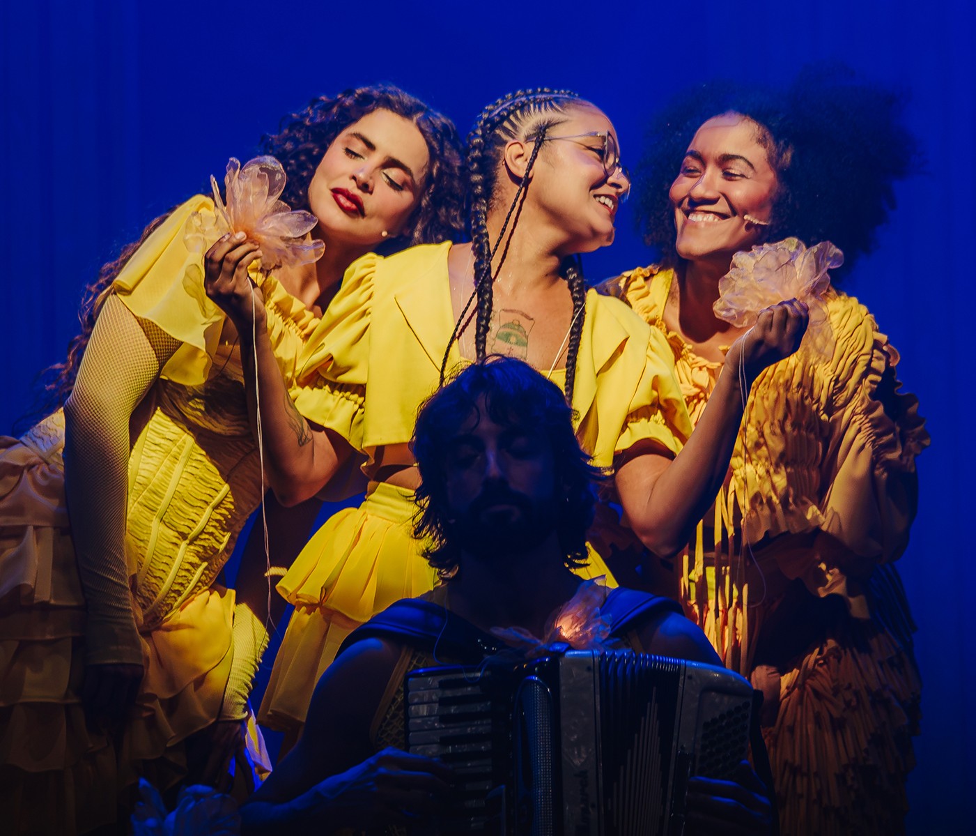 Musical 'Anunciação' cria um universo mágico ao traduzir em cena o estado de poesia das andanças de Alceu Valença