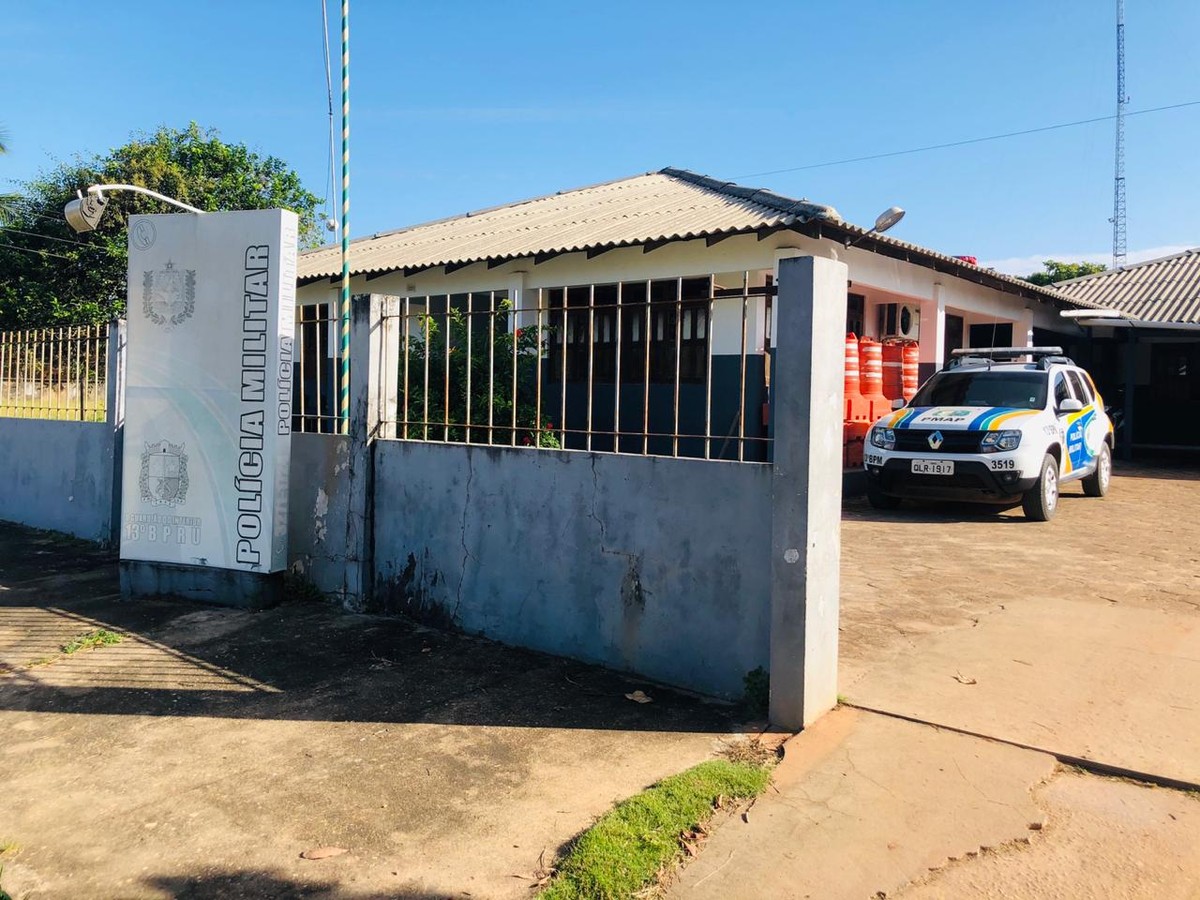 Marido mata mulher a facadas e foge com filho de 5 anos no interior do AP