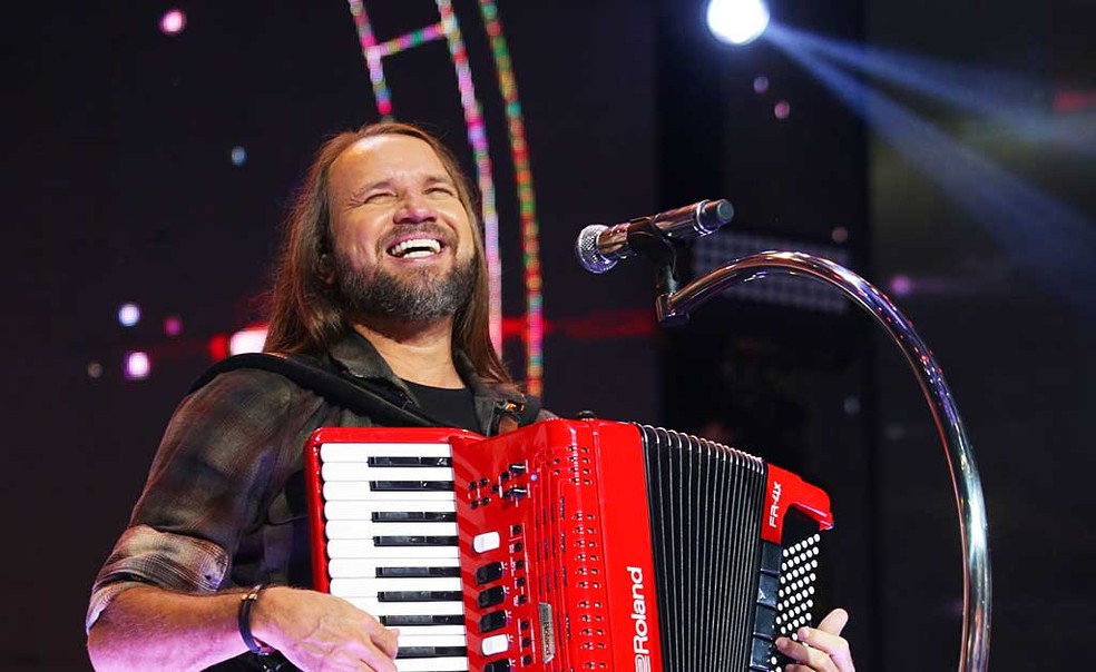 Dorgival Dantas se apresenta na abertura do São João de Bananeiras  — Foto: Divulgação