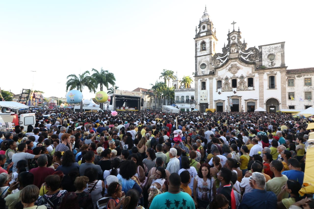 Festa de Nossa Senhora do Carmo tem interdições no trânsito e muda rota de mais de 20 linhas de ônibus no Recife; confira
