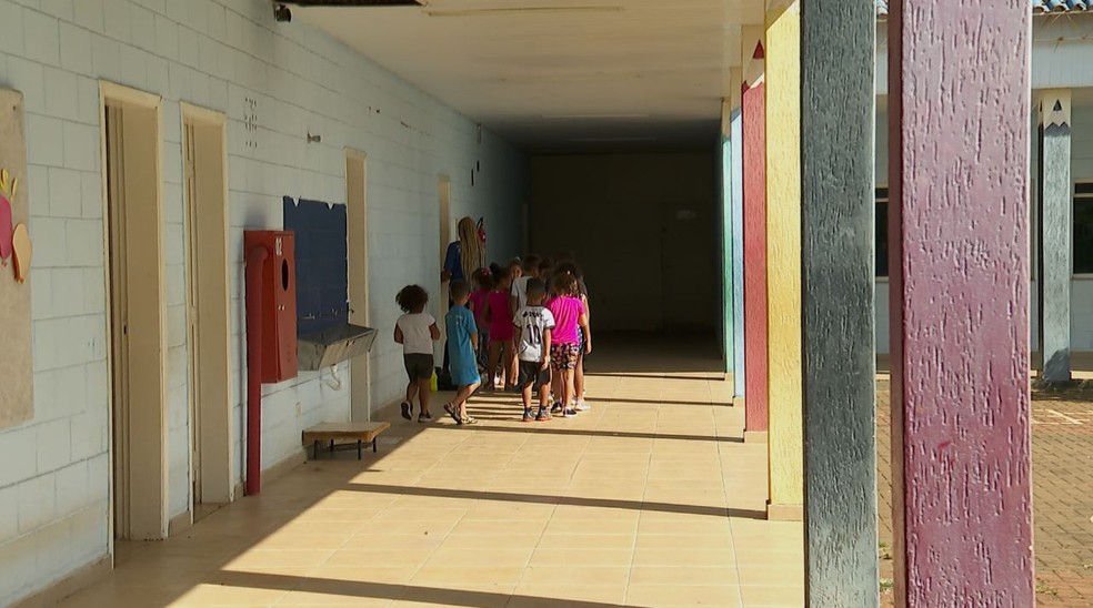 Fundação Edmílson realiza Projeto Jogada 10 em Carapicuíba (SP