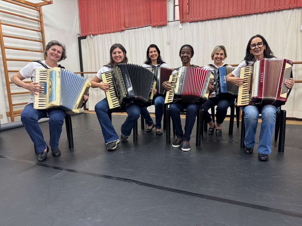 Dos 15 aos 79 anos: Orquestra Sanfônica une diferentes gerações e mantém tradição sertaneja