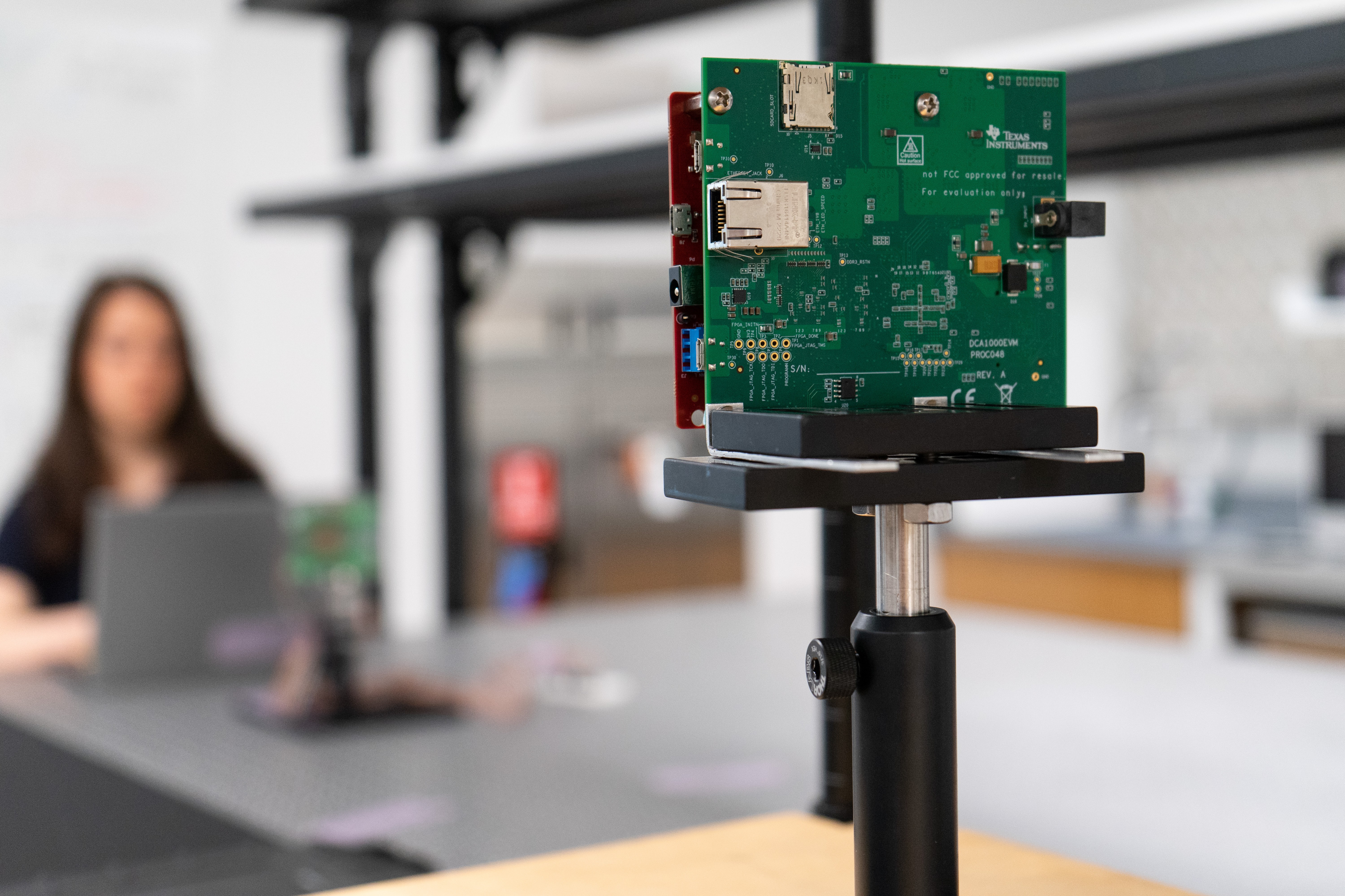 Radares já conseguem medir seus batimentos cardíacos à distância, e a ciência debate como usar isso sem invadir sua privacidade