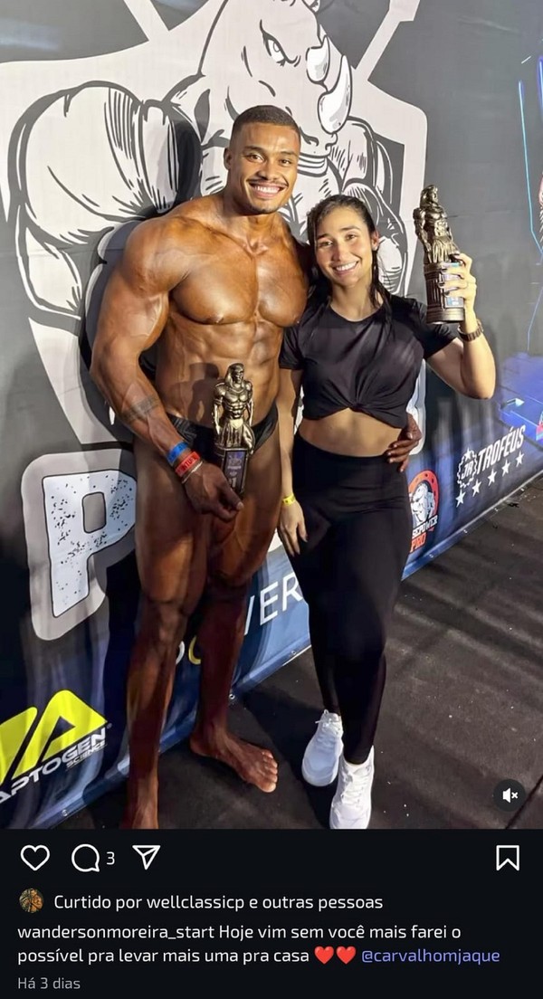 Wanderson Da Silva Moreira e a esposa em uma publicação nas redes sociais. — Foto: Redes sociais