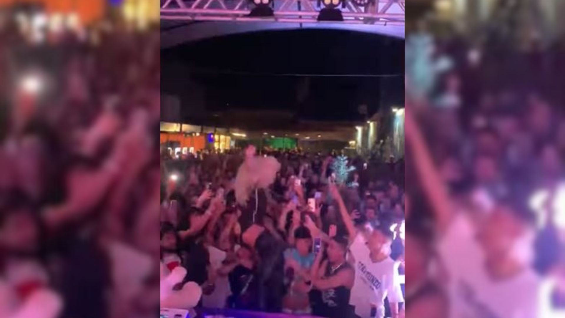 Pablo Vittar cai após pular do palco e fãs não a segurarem durante show em Goiânia; vídeo