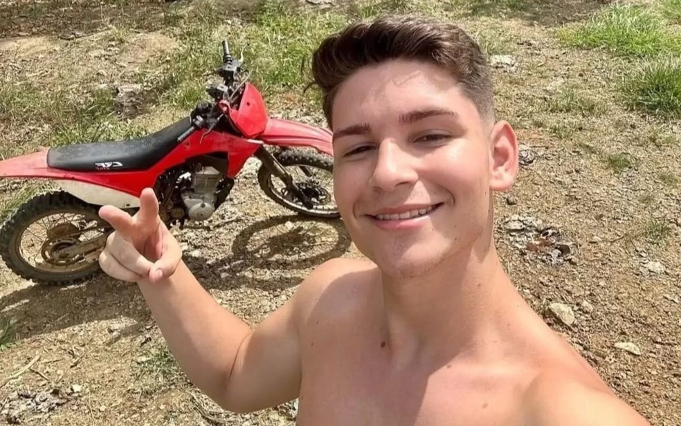 Jovem de 20 anos morre após carro capotar no interior da Bahia — Foto: Blog do Edyy