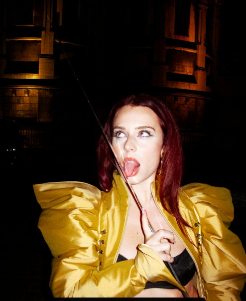 Rose Gray, revelação do UK club, desembarca em SP