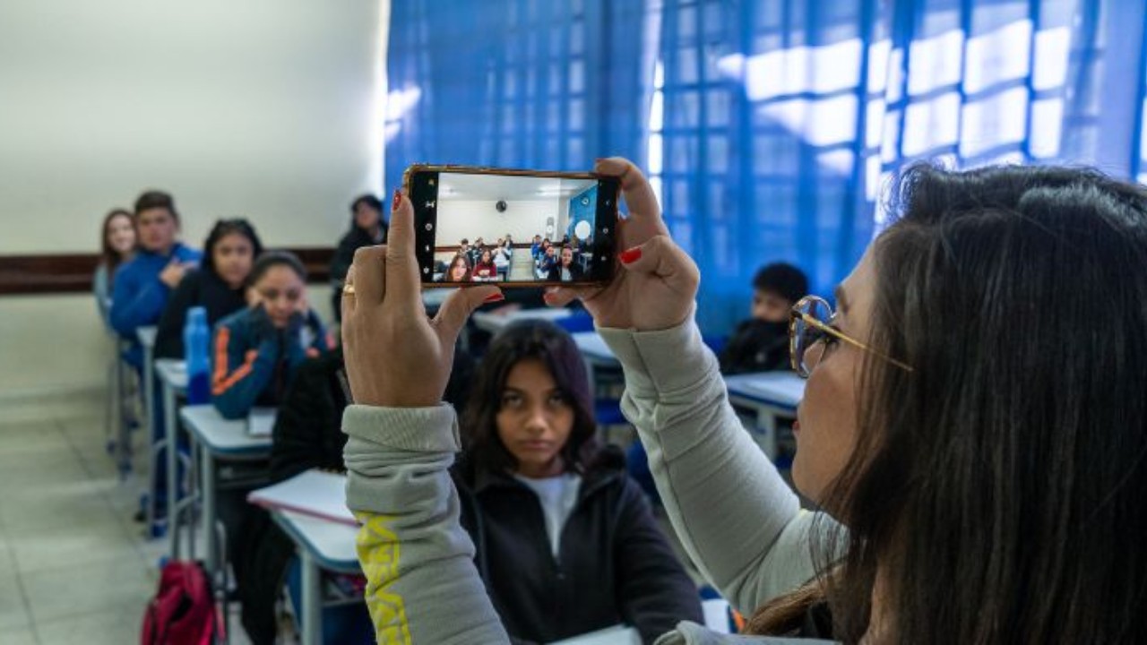 Agência de proteção de dados manda Paraná suspender reconhecimento facial de alunos em escolas