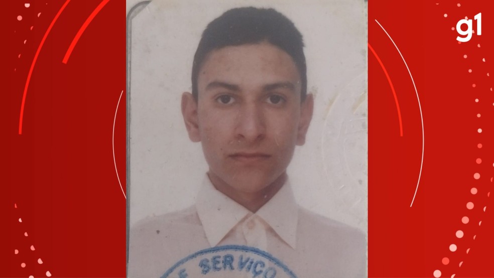 Rudinei Martins Carvalho morreu após ser prensado por caminhão de lixo em Caxias do Sul — Foto: Arquivo pessoal