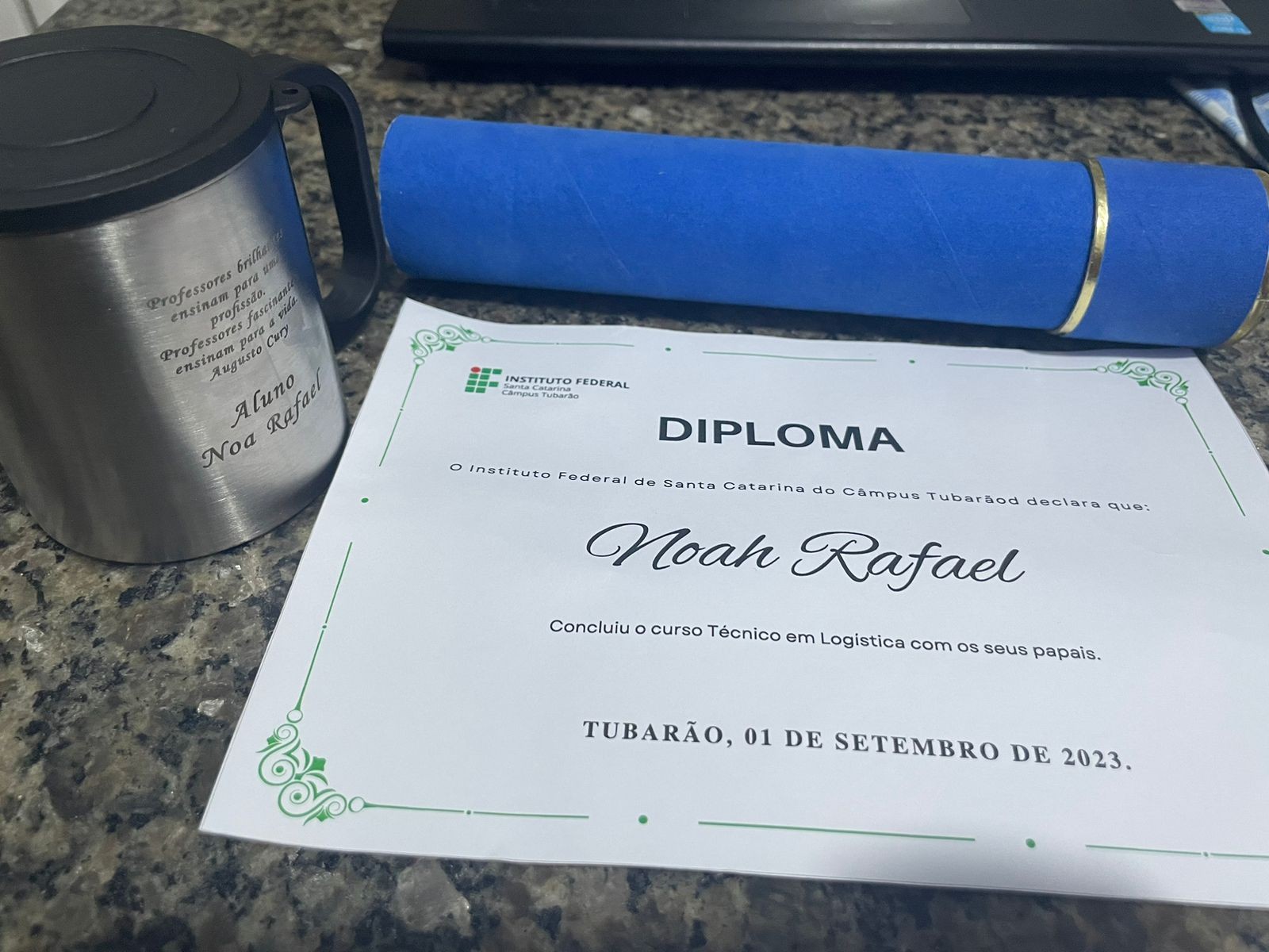 ‘Emitiram meu diploma só em PDF’: fim da versão impressa faz 1 ano