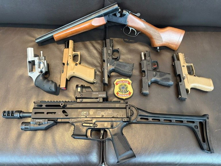 PF apreende 7 armas durante operação que mira Mário Frias e produtora do filme 'Dark Horse'