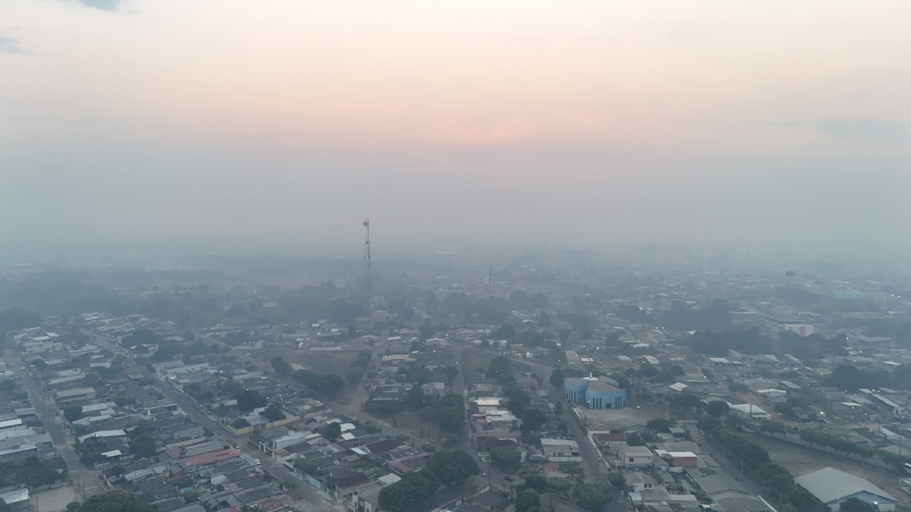 Fumaça de queimadas provoca 82 atendimentos de urgência em Manaus em oito dias, diz Saúde