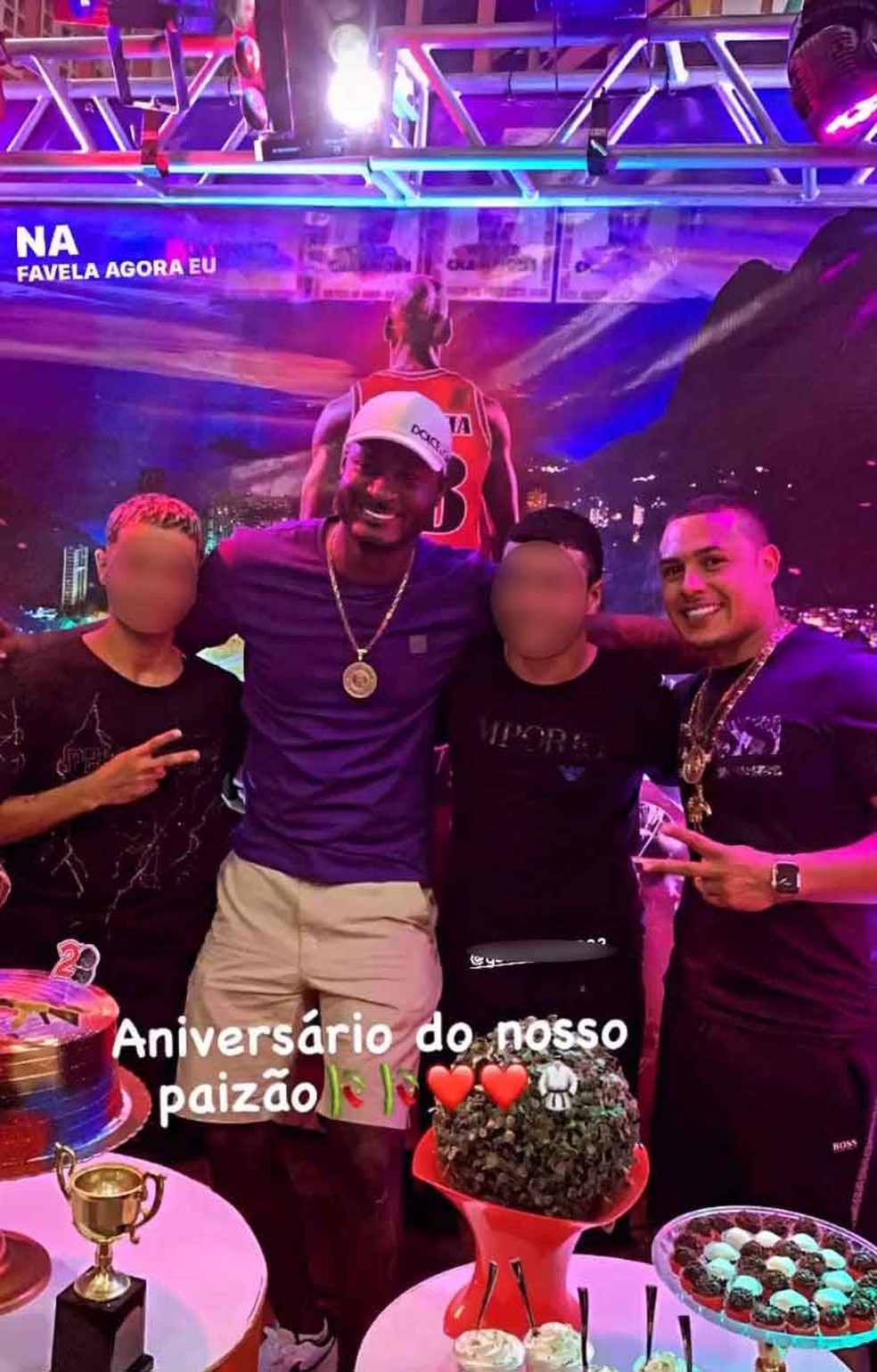 Imagens de festa de aniversário de traficante da Rocinha circulam pelas  redes sociais; bolo era decorado com fuzis, Rio de Janeiro