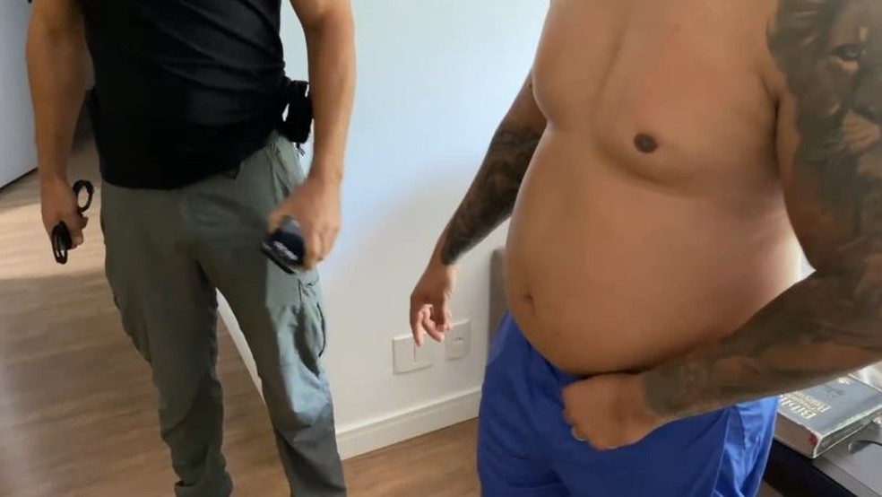 Homem condenado por abusar sexualmente de cinco crianças e adolescentes da mesma família no Ceará foi preso em um hotel na cidade de Canela, no Rio Grande do Sul. — Foto: Polícia Civil/ Divulgação