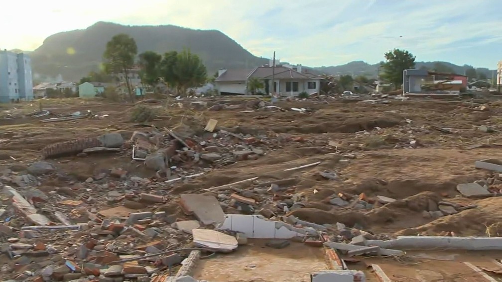 Terreno arrasado em Roca Sales pelas fortes chuvas que atingiram o Rio Grande do Sul. — Foto: Reprodução/Globo