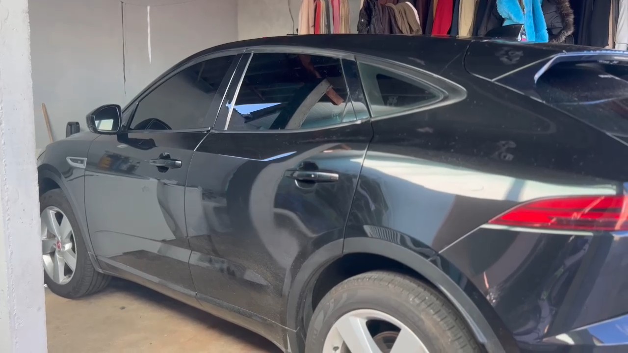 Criminosos fogem de Jaguar após tentativa de assalto em casa de Curitiba