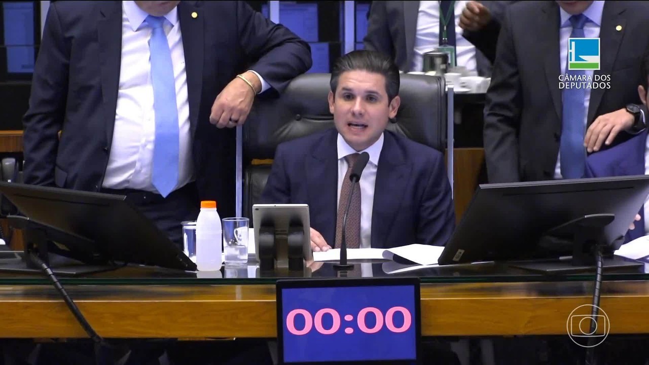 Após PEC da Blindagem e urgência da anistia, Hugo Motta aposta em agenda positiva na Câmara