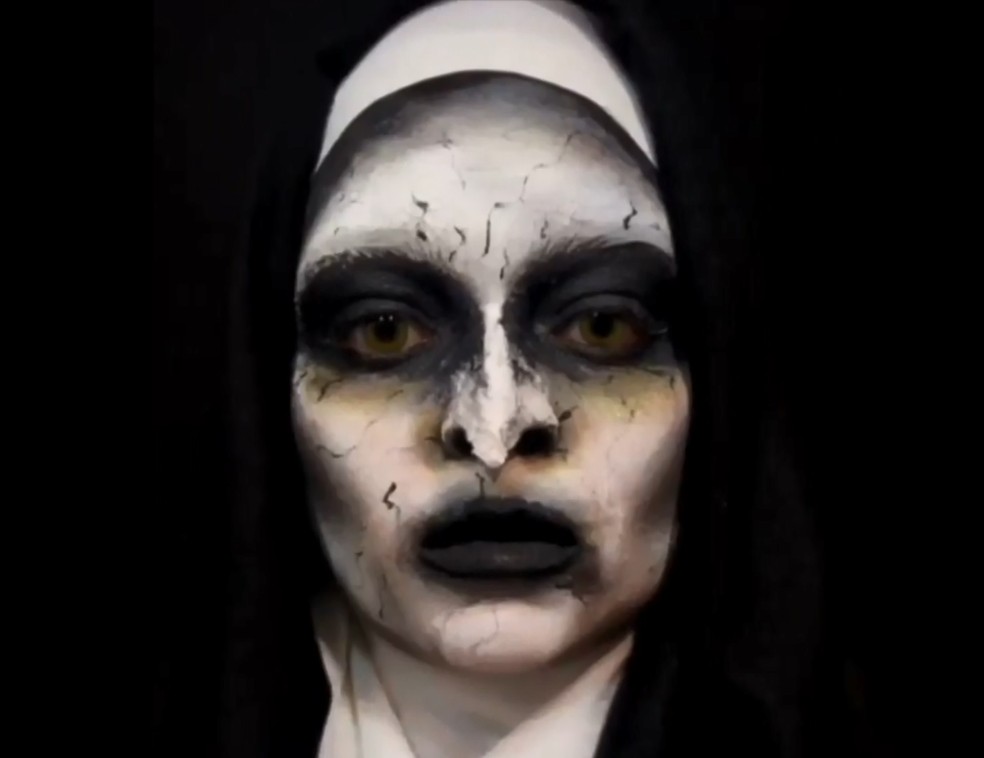 25 maquiagens assustadoras inspiradas em personagens de filmes de terror.  Por favor, não abra este link à noite.