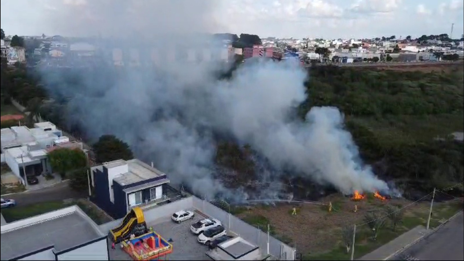 Incêndio atinge área de proteção permanente com mais de 6 mil metros quadrados em Itapetininga; vídeo 