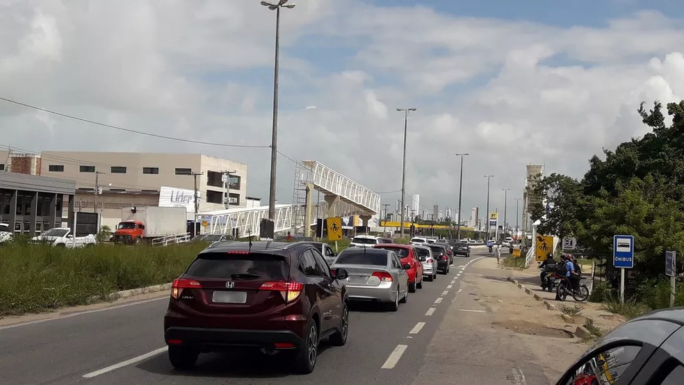 interdicao acontecera para icamento de vao de passarela em trecho da br 230 situado ente joao pessoa e cabedelo