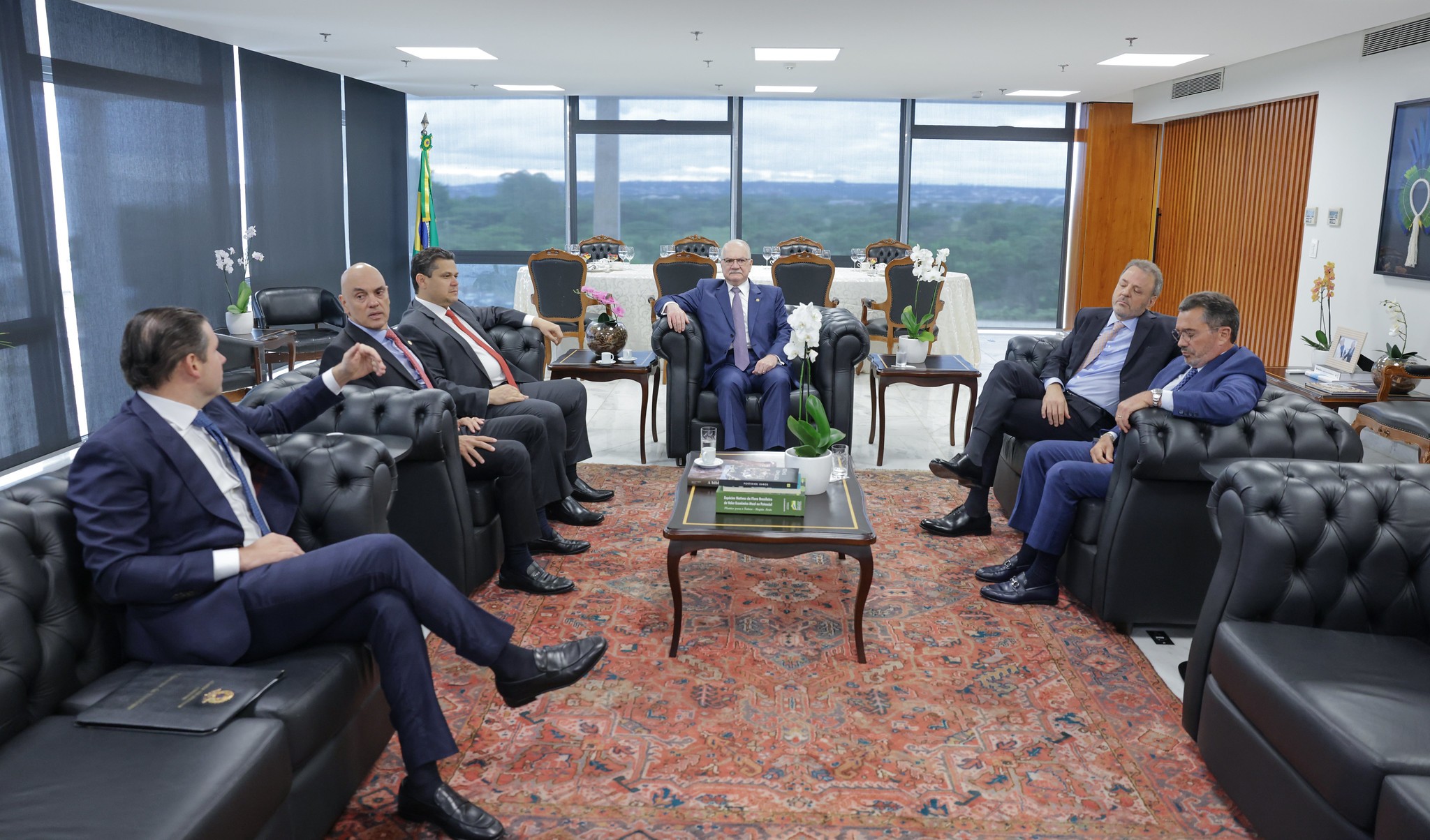 STF e Congresso decidem elaborar proposta de transição após reunião sobre 'penduricalhos'