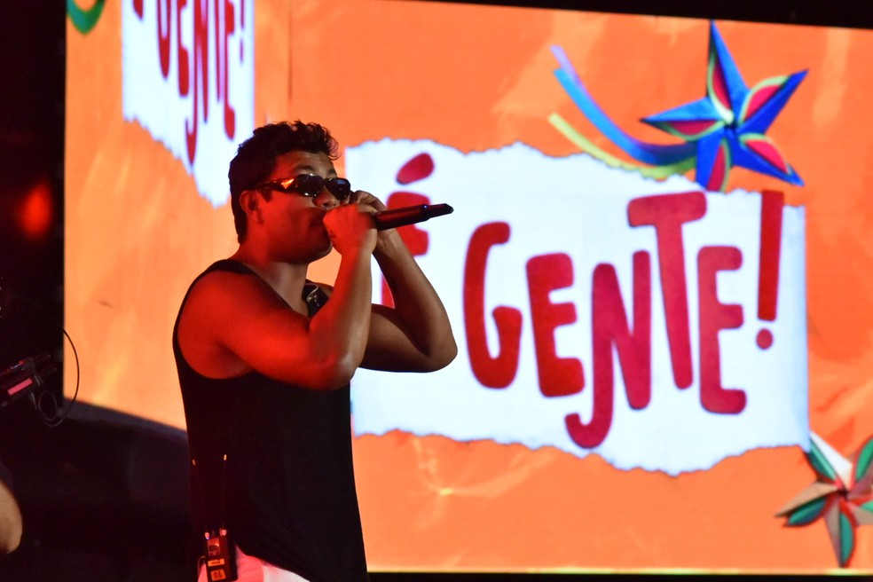 Xamã evita falar sobre término de namoro no carnaval do Recife — Foto: Felipe Souto Maior/AgNews